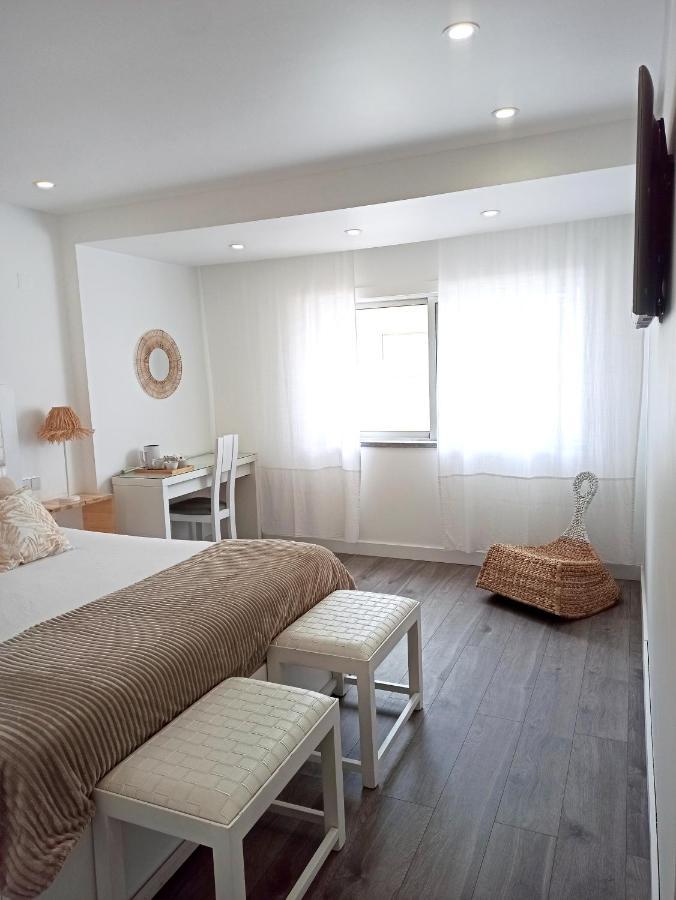 Bed and Breakfast SUPERTUBOS HOUSE Peniche Atouguia Da Baleia Exterior foto